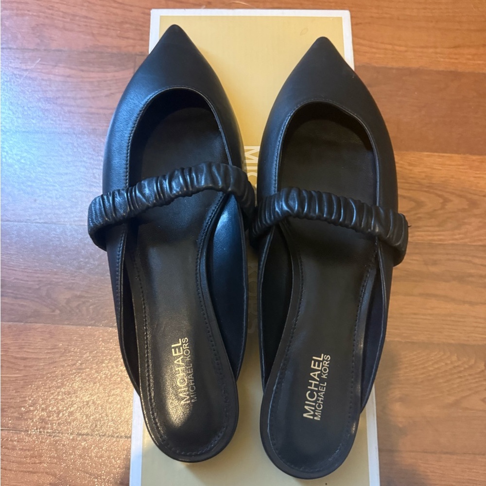 MICHAEL Michael Kors Black Pointed-Toe Ruched Strap Mules